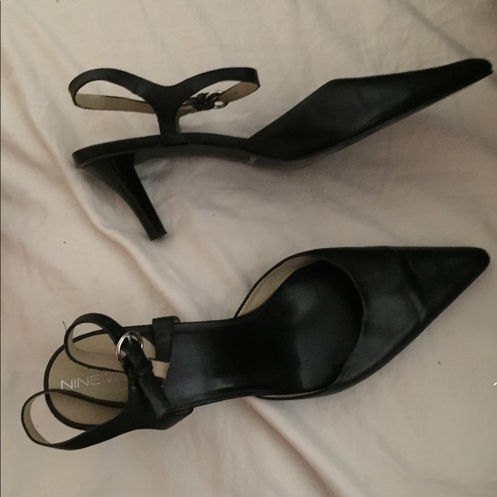 Size 8  Beautiful Black And Beige NineWest heels